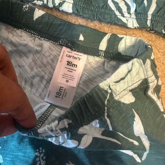 NWT Carter's Green Floral Kids Shorts Set - Picture 3 of 4